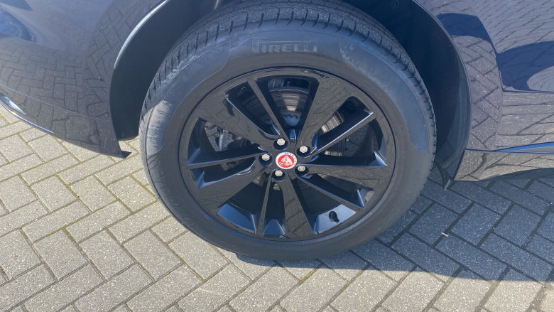 Jaguar F-Pace 2.0 D200 R-Dynamic Black 5dr Auto AWD Diesel Estate